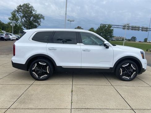 Used 2025 Kia Telluride S FWD image 10