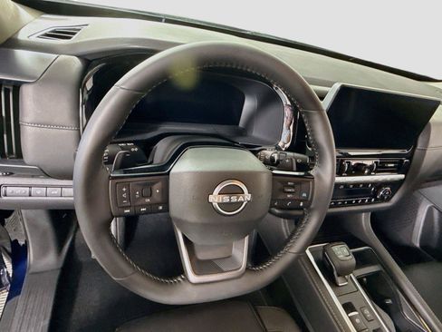 Used 2026 Nissan Pathfinder SL FWD image 5