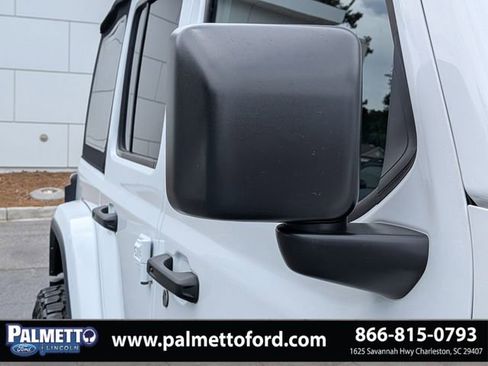 Used 2022 Jeep Wrangler Unlimited Sahara w/ Cold Weather Group AWD/4WD image 11