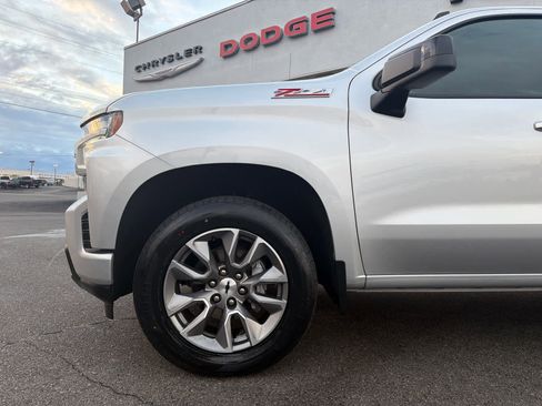 Used 2022 Chevrolet Silverado 1500 RST image 2