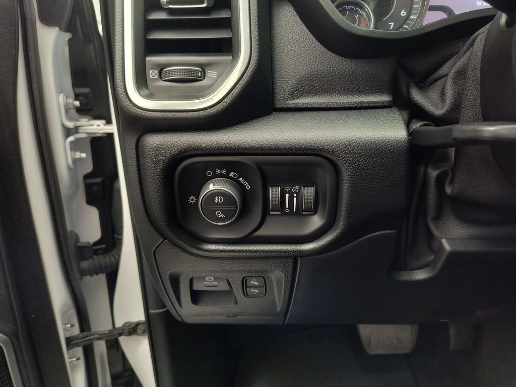 Used 2020 RAM 1500 Laramie w/ Off Road Group AWD/4WD image 16