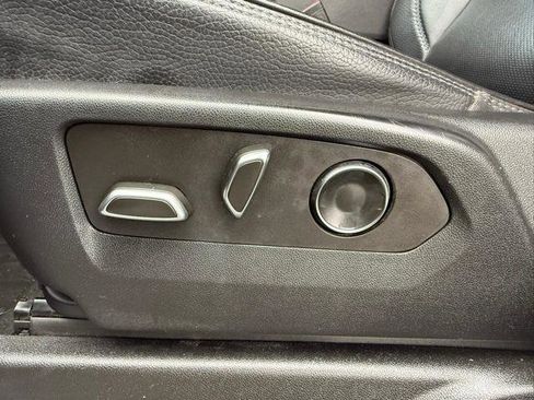 Used 2021 GMC Yukon XL Denali image 28