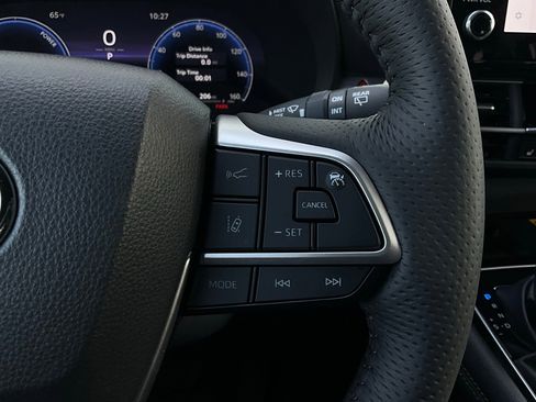 Used 2025 Toyota Sienna Platinum image 43