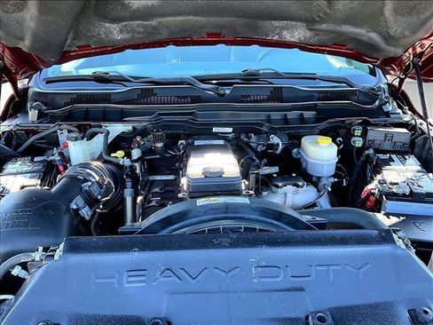 Used 2018 RAM 2500 Tradesman w/ Chrome Appearance Group image 11