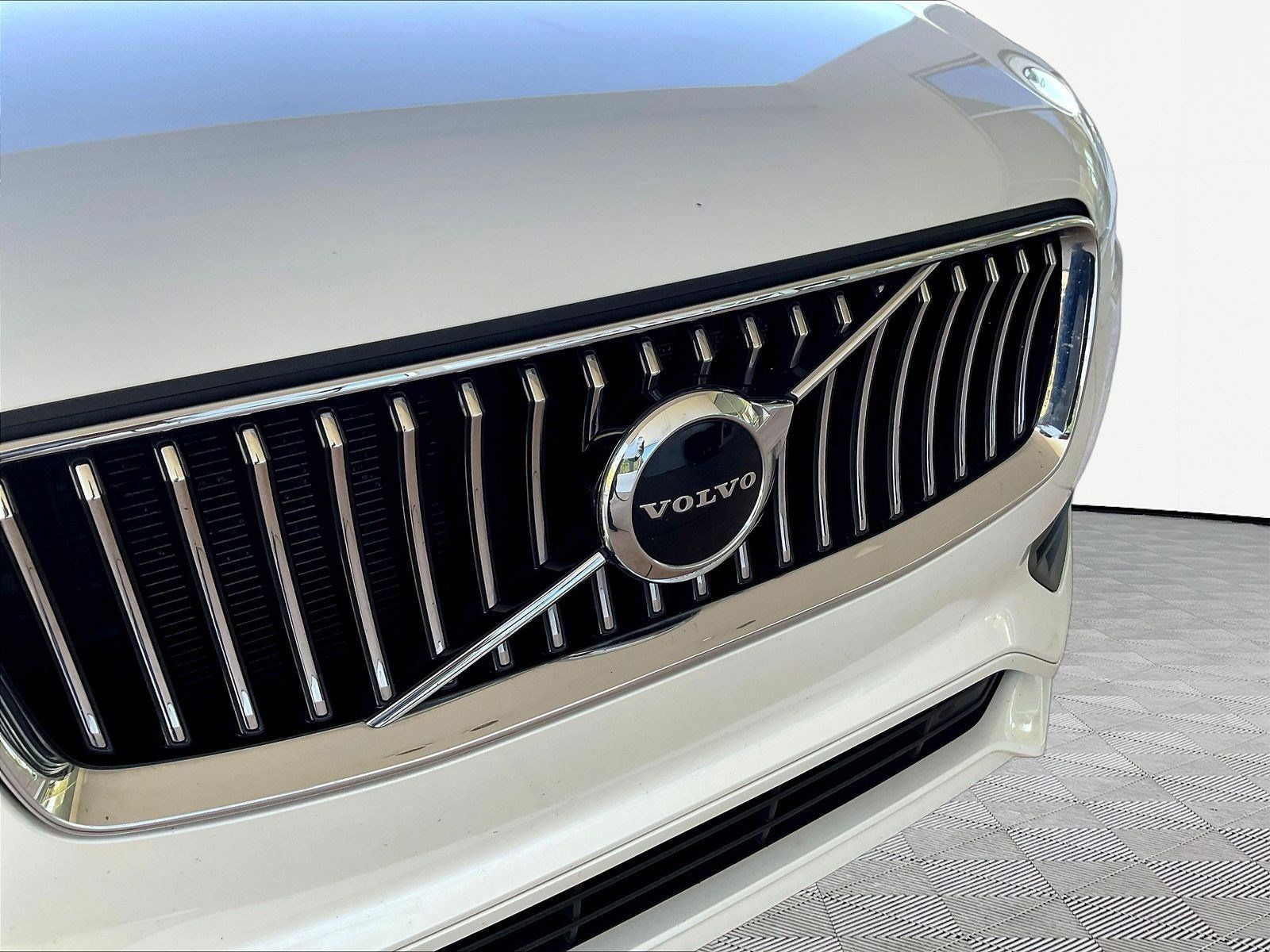 Used 2021 Volvo XC90 T6 Momentum w/ Protection Package Premier AWD/4WD image 32