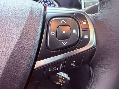 Used 2017 Toyota Camry XLE FWD image 21
