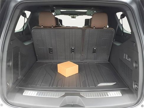 New 2026 Chevrolet Suburban High Country image 26