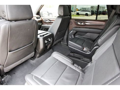 Used 2022 GMC Yukon Denali AWD/4WD image 11