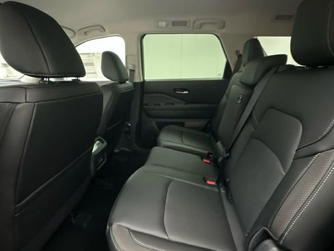 New 2026 Nissan Pathfinder SL image 10