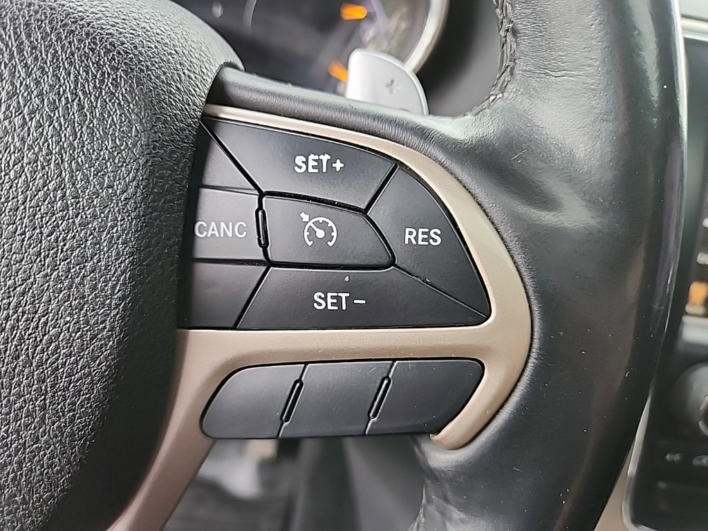 Used 2014 Jeep Grand Cherokee Limited AWD/4WD image 14
