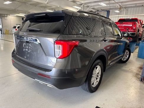 Used 2020 Ford Explorer XLT w/ Equipment Group 202A AWD/4WD image 10