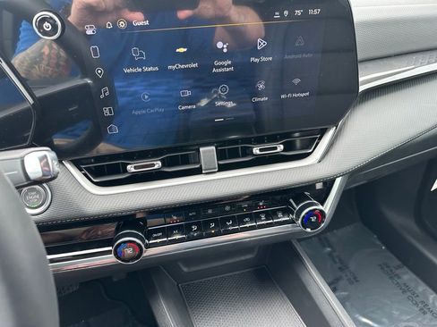 New 2026 Chevrolet Equinox LT w/ Convenience Package II FWD image 24