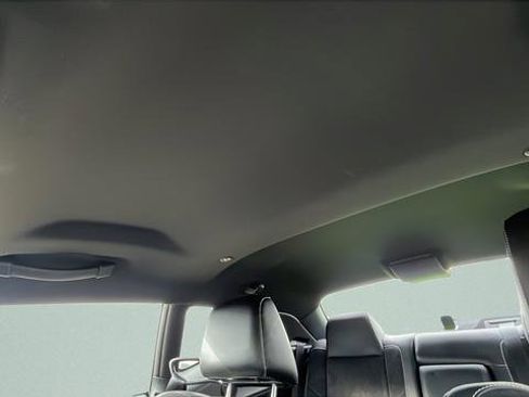 Used 2015 Dodge Challenger SRT Hellcat image 19