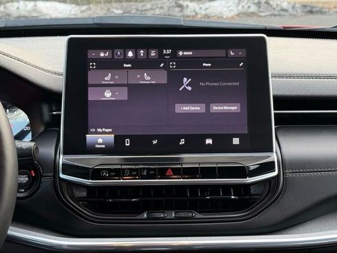 Used 2022 Jeep Compass Limited image 39