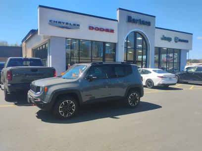 Used 2023 Jeep Renegade Trailhawk w/ Trailhawk Elite Group
