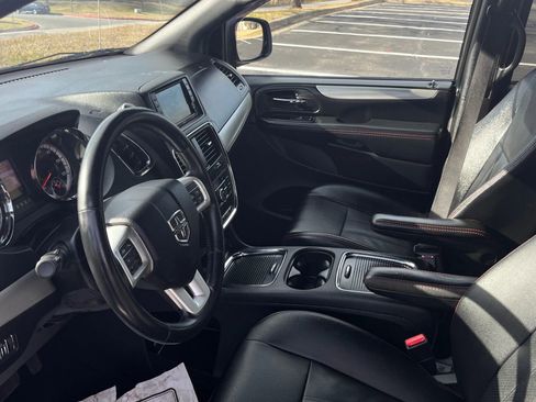 Used 2019 Dodge Grand Caravan GT image 16