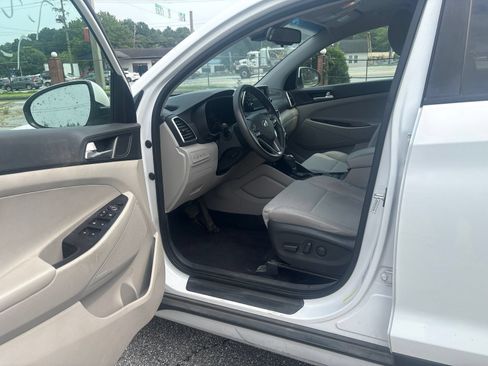 Used 2019 Hyundai Tucson SEL w/ Cargo Package FWD image 13