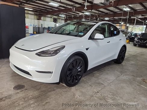 Used 2022 Tesla Model Y Performance AWD/4WD image 24