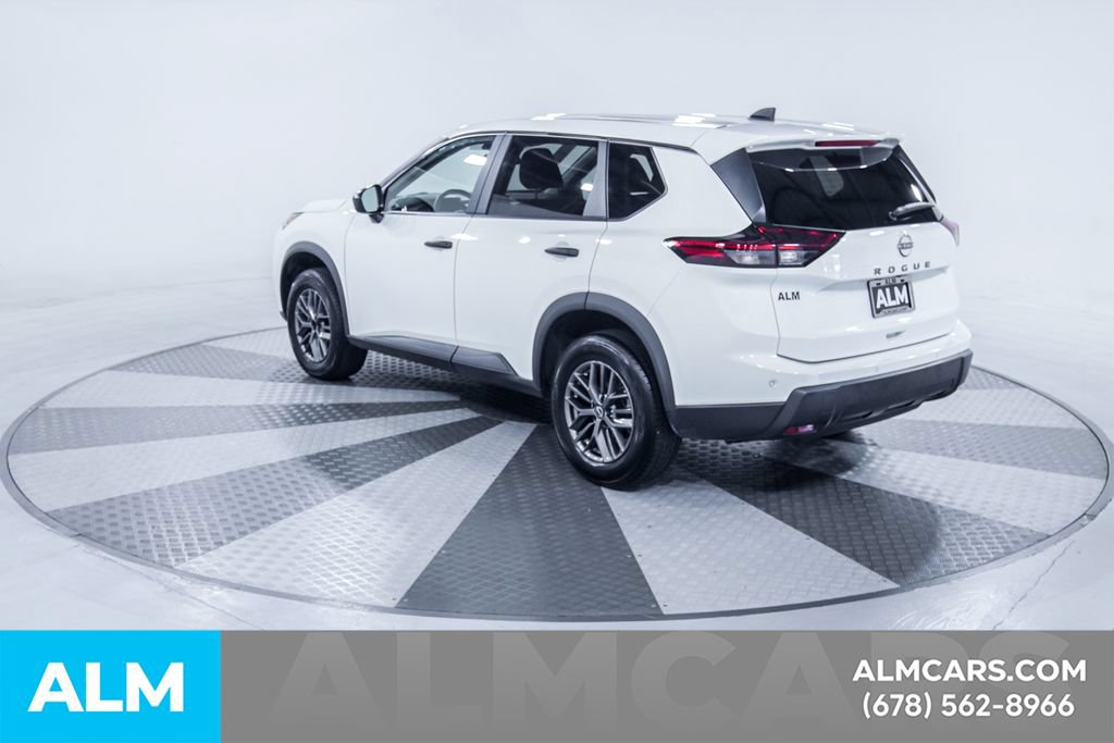 Used 2024 Nissan Rogue S FWD image 5
