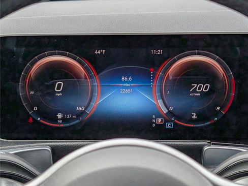 Used 2021 Mercedes-Benz GLB 250 4MATIC image 30