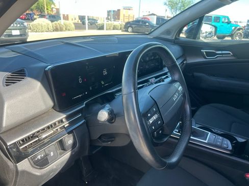 Used 2026 Kia Sportage LX FWD image 5