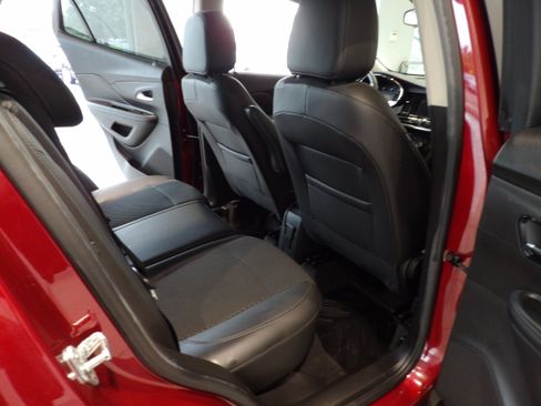Used 2022 Buick Encore Preferred w/ Safety Package AWD/4WD image 21