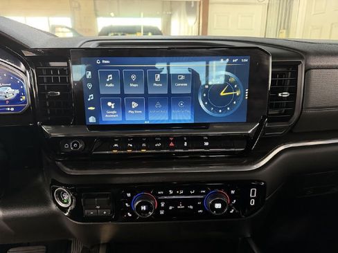 Used 2022 Chevrolet Silverado 1500 LTZ w/ LTZ Premium Package AWD/4WD image 22