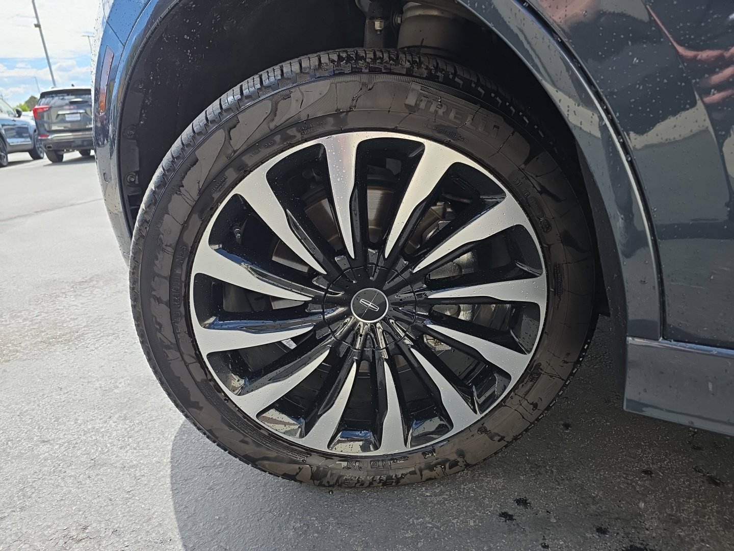 Used 2023 Lincoln Aviator Black Label Grand Touring AWD/4WD image 4