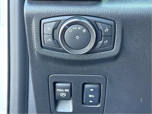 Used 2018 Ford F150 XLT w/ Equipment Group 302A Luxury AWD/4WD image 12