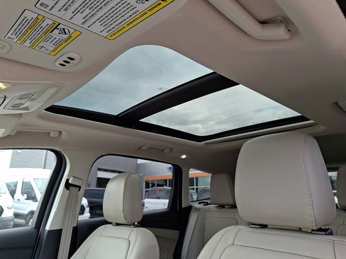 Certified 2018 Ford Escape Titanium w/ Ford Safe & Smart Package image 17