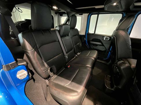 Used 2024 Jeep Wrangler Unlimited Rubicon AWD/4WD image 32