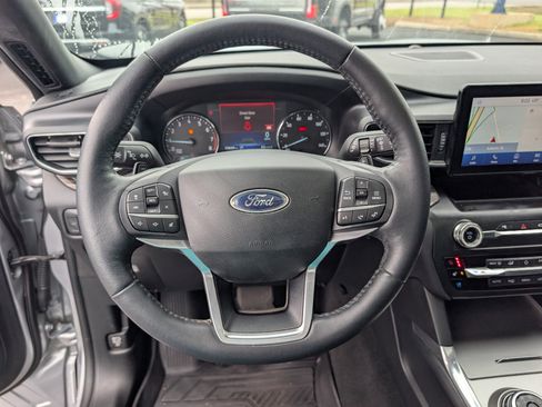 Used 2020 Ford Explorer Limited image 23