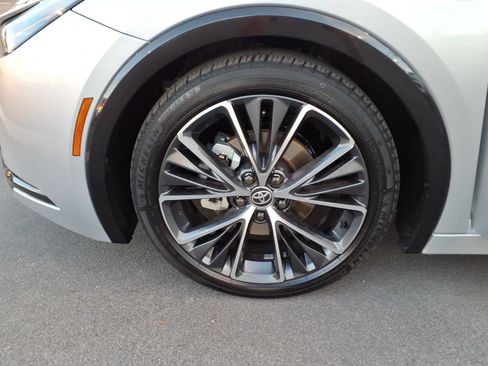 Certified 2024 Toyota Prius XLE AWD/4WD image 9