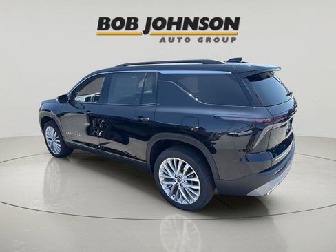 New 2025 Chevrolet Traverse LT image 2