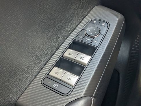 New 2025 Mitsubishi Outlander SE image 27