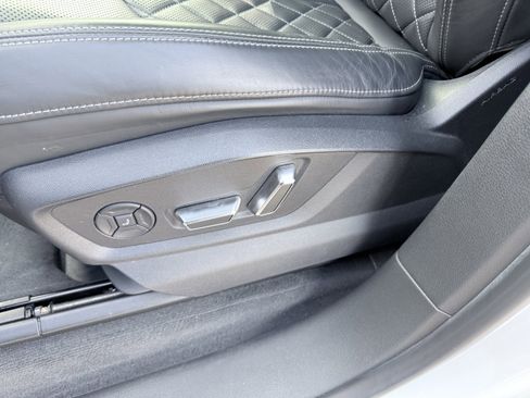 Used 2023 Audi SQ8 Prestige image 11