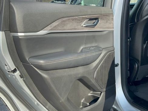 Used 2024 Jeep Grand Cherokee Limited w/ Trailer Tow Package image 32