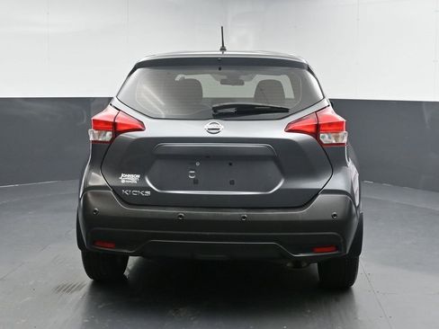 Used 2020 Nissan Kicks S image 8