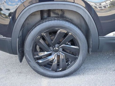 Used 2021 Volkswagen Atlas Cross Sport SE w/ Panoramic Sunroof Package image 14