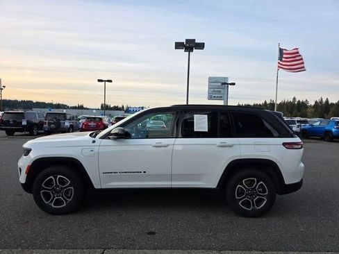 Used 2022 Jeep Grand Cherokee Trailhawk w/ Advanced Protech Group II image 8