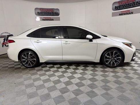 Used 2020 Toyota Corolla SE image 2