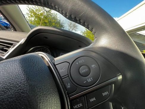 Used 2024 Toyota Camry SE image 18