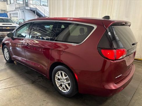Used 2023 Chrysler Voyager LX FWD image 6