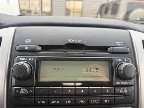 Used 2012 Toyota Tacoma 4x4 Access Cab V6 w/ SR5 Pkg image 19