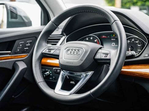 Used 2023 Audi Q5 2.0T Premium w/ Convenience Package image 14