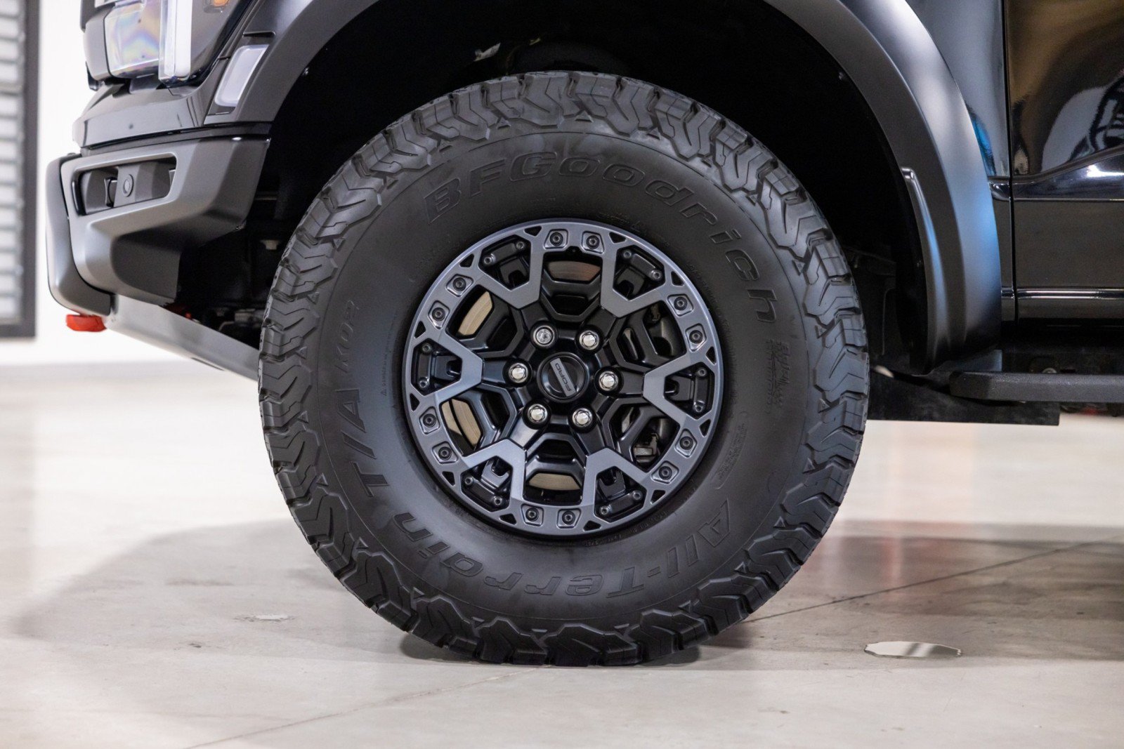 Used 2025 Ford F150 Raptor w/ Equipment Group 803A Raptor R AWD/4WD image 19