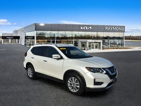 Used 2019 Nissan Rogue SV FWD image 1