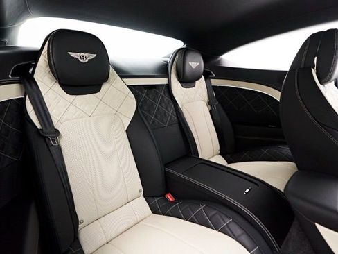 Used 2020 Bentley Continental GT image 7