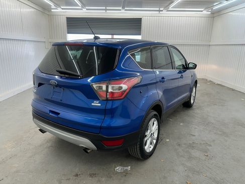 Used 2017 Ford Escape SE image 5