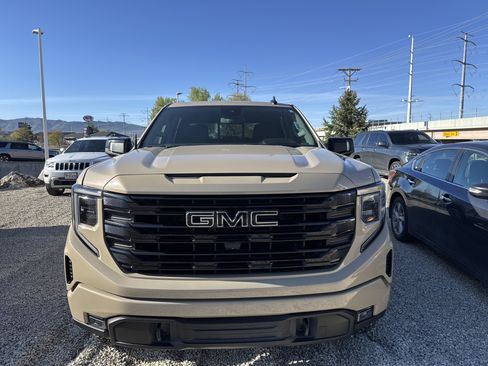 Used 2023 GMC Sierra 1500 Elevation w/ Elevation Premium Package image 5